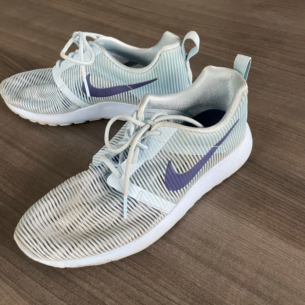 Nike- Tennis Shoes